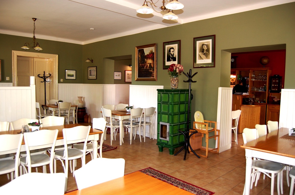 Interiér restaurace Sokolovna Pyšely